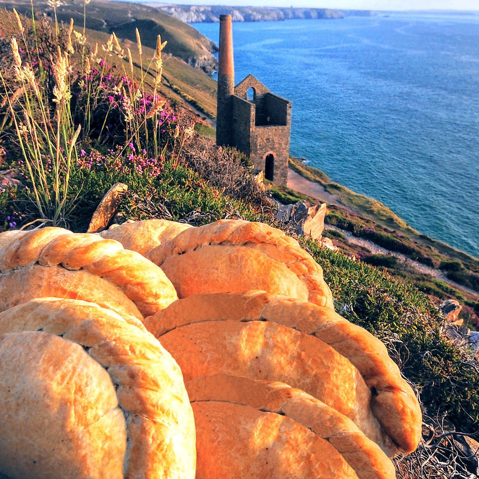 The Cornish Hamper Store 6 x Cornish Pasty | Chilled Steak Pasties 6 x 300g, Ready to Eat | Pasty for Picnic, Birthdays, Fathers Day, Christmas | Cornish Hamper Store