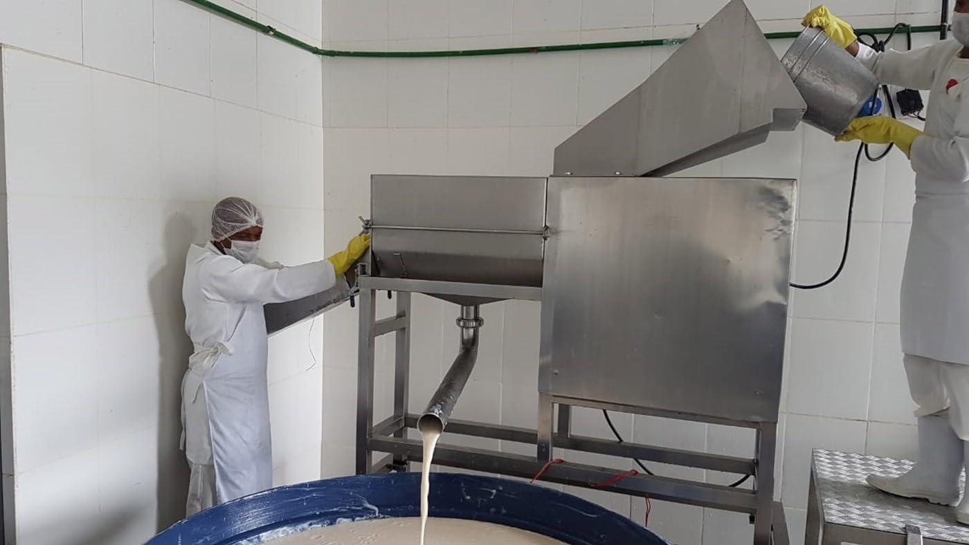 Graviola.de 3 x 100% Soursop Juice - Unfiltered & Vegan 3 x 500ml. Made of 100% Soursop-Pulp. Guanabana. Corossol. Graviola.