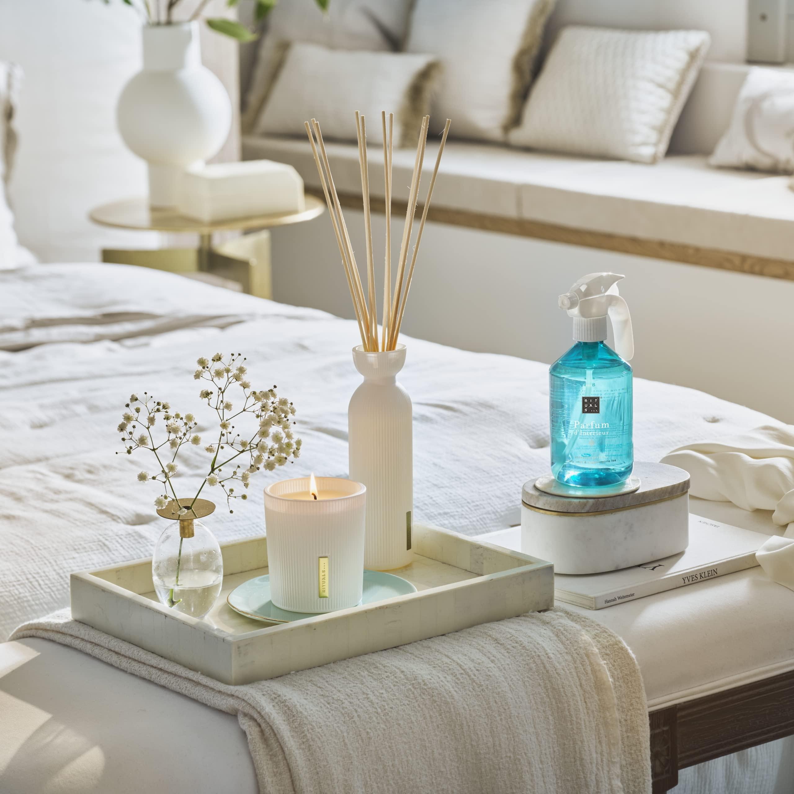 RITUALS RITUALS The Ritual of Karma Scented Candle - with Summer Holy Lotus and White Tea - Soothing and Soothing