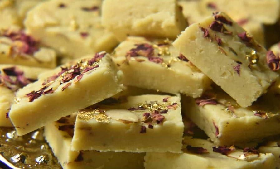 Dnaaz Festival Special Premium (Khoya Barfi 500g) Delicious Indian Traditional Sweets To Sweeten Up Your Celebration Best Gift For All Occasions Rakhi,Marriage,Diwali,Holi