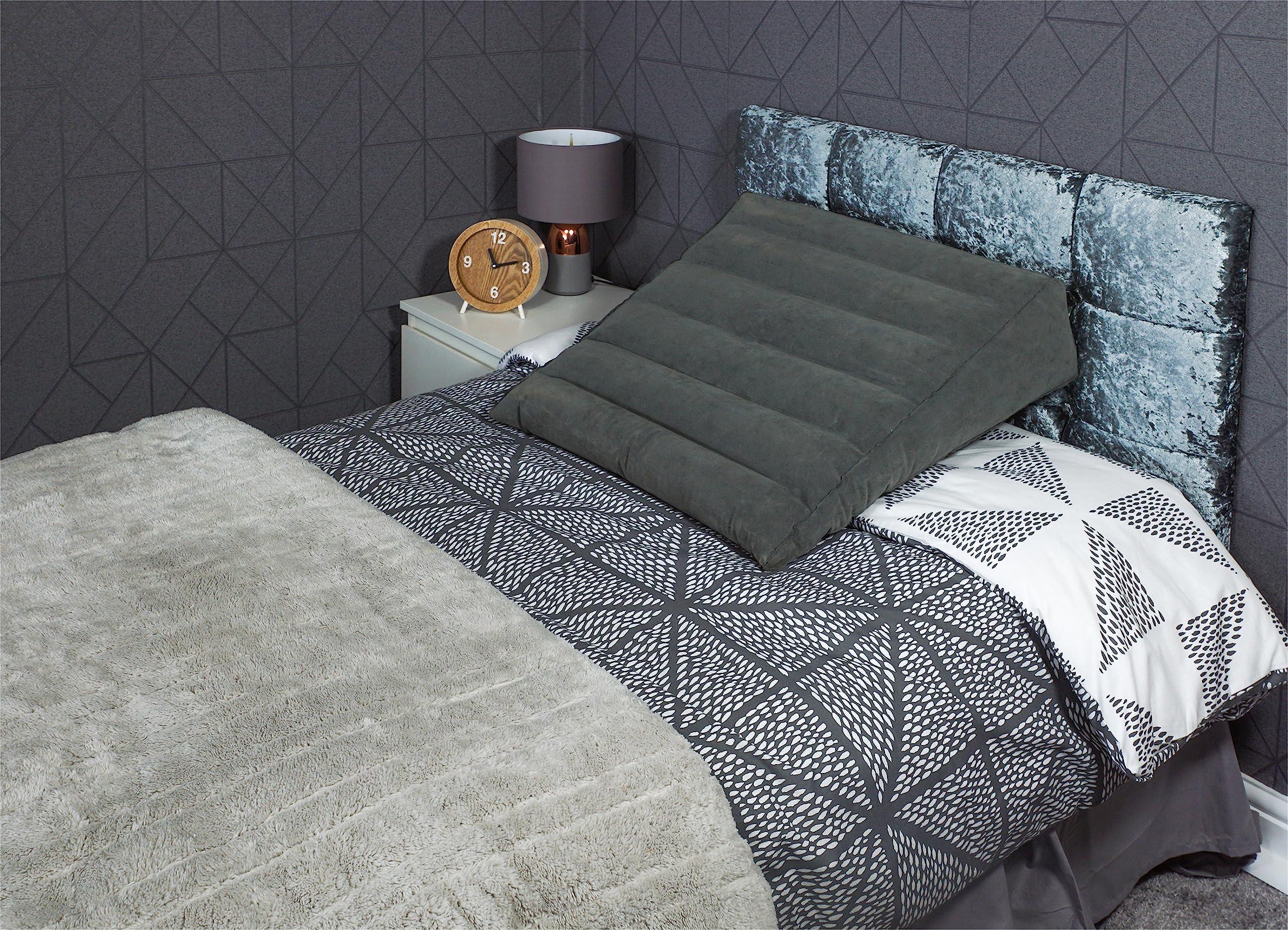 Aidapt Aidapt Inflatable Orthopaedic Bed Wedge Pillow, Triangle Portable Cushion,Acid Reflux,Heartburn,GERD,Bed BackRest,Multi-Use Leg Rest,Support Bed Pillow,Easy to Store,Raiser Cushion,Elevation