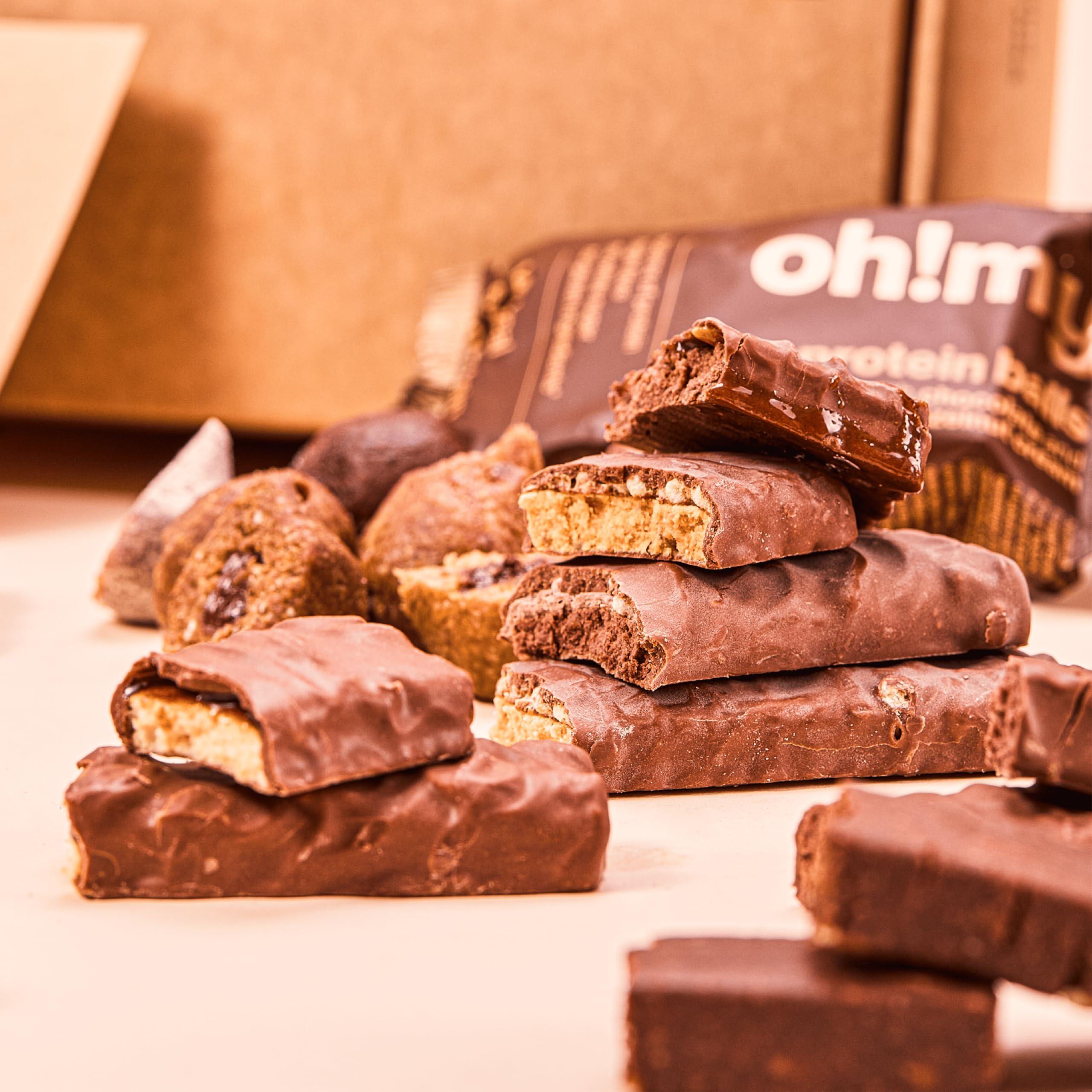 Oh My Snacks Oh!mysnacks Christmas Hamper - Personalised Gift Hamper of Healthy Snacks | Snack Hamper for Adults with Protein Bars, Cookies and other Low Calorie Sweets | Christmas Food Hamper (60 Snacks)