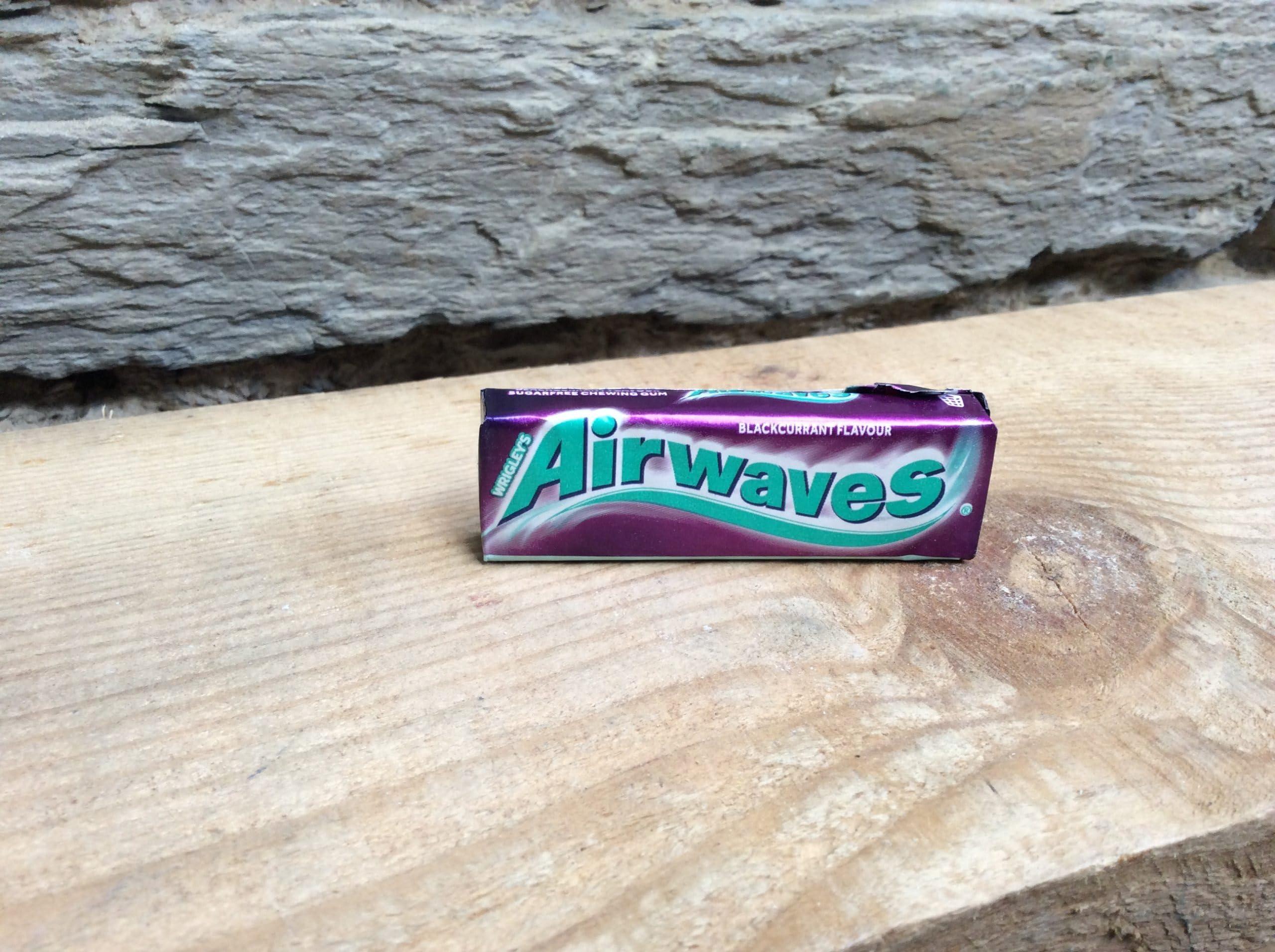 Swiss+ Airwaves Blackcurrant Flavour Chewing Gum (5 Pack) - Refreshing Blackcurrant Flavor, Long-Lasting Freshness, Sugar-Free, Relieves Dry Mouth, Keeps Breath Fresh, For Travel, Work, On-the-Go