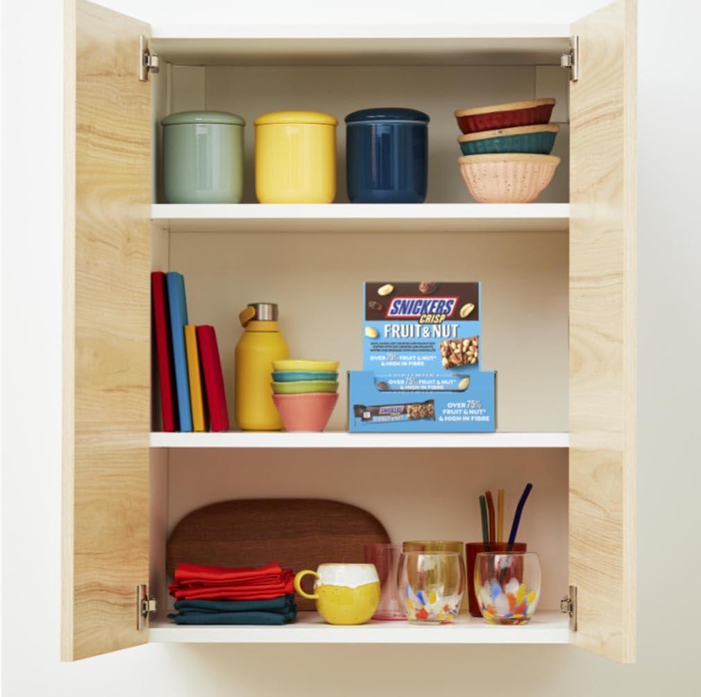 Snickers Snickers Crisp Fruit & Nut Milk Chocolate Snack Bars 18 x 40g, Bulk Chocolate Box, Ideal for Gift, Snacks or Hamper